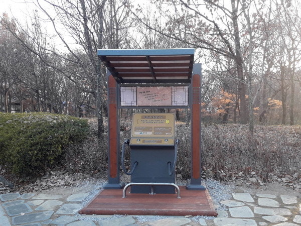흙먼지 털이기 예시용 사진 출처 : 함양군 뉴스 https://www.kns.tv/news/articleView.html?idxno=513448
