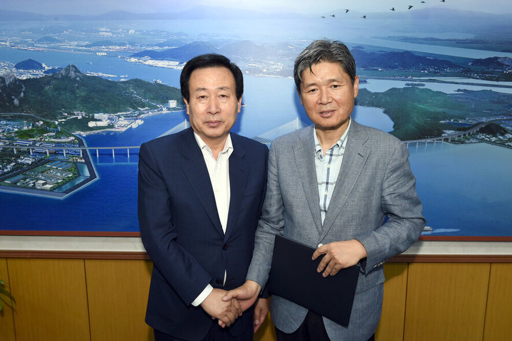 2030도시기본계획전문가자문단위촉장수여02(2016,6,28,시장실).jpg