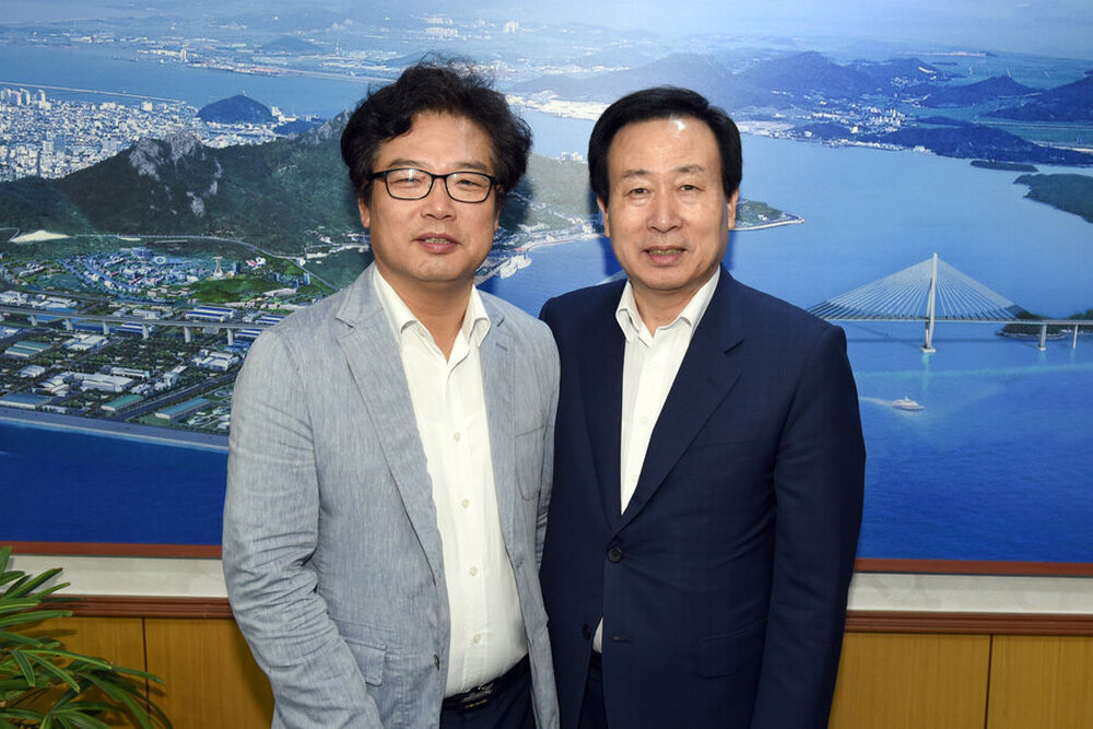 2030도시기본계획전문가자문단위촉장수여16(2016,6,28,시장실).jpg
