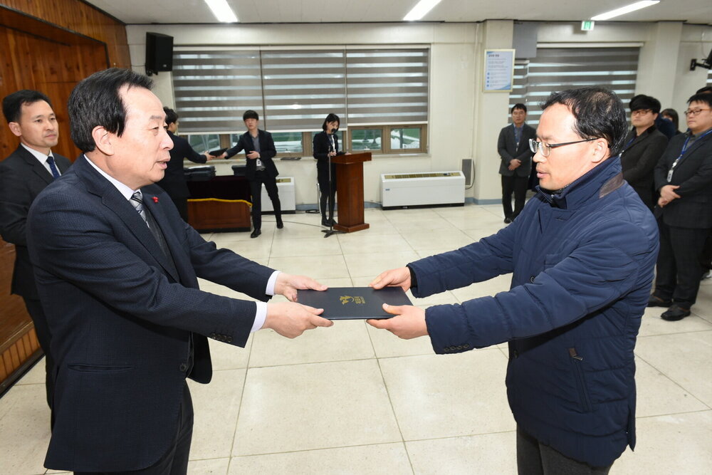 박홍률 목포시장 임용장 전달.
