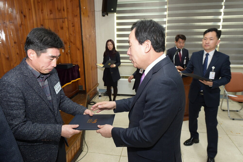 박홍률 목포시장 시정유공자 시상.