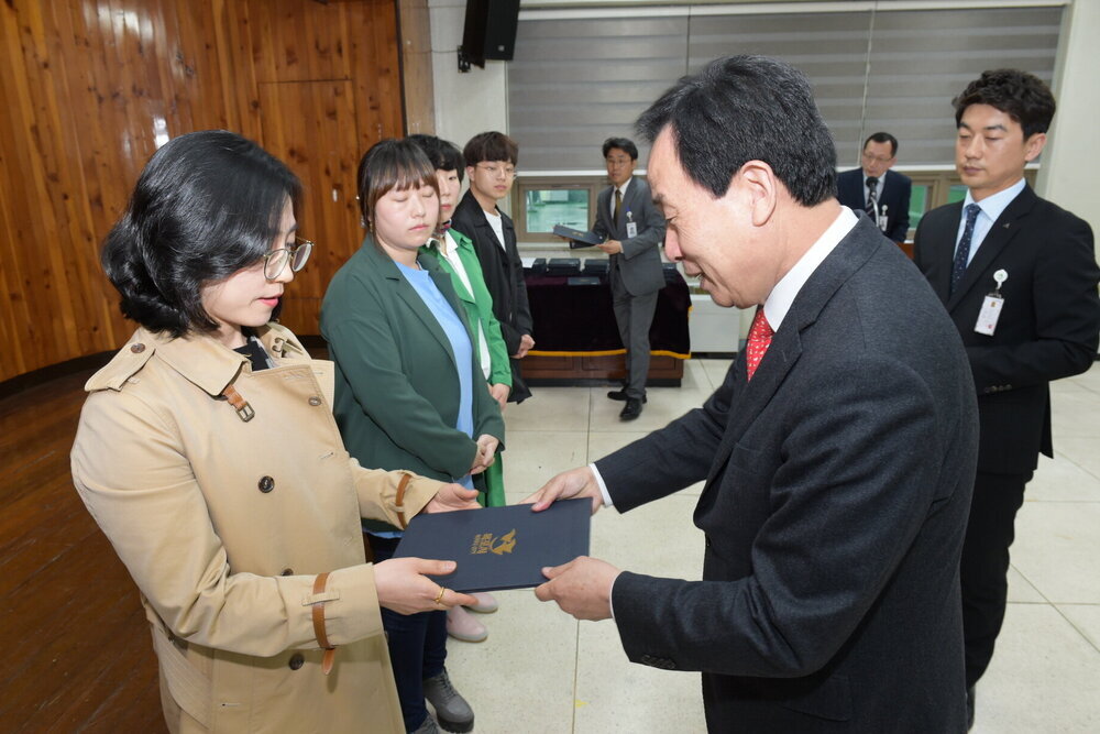 박홍률 목포시장 위촉장 수여.