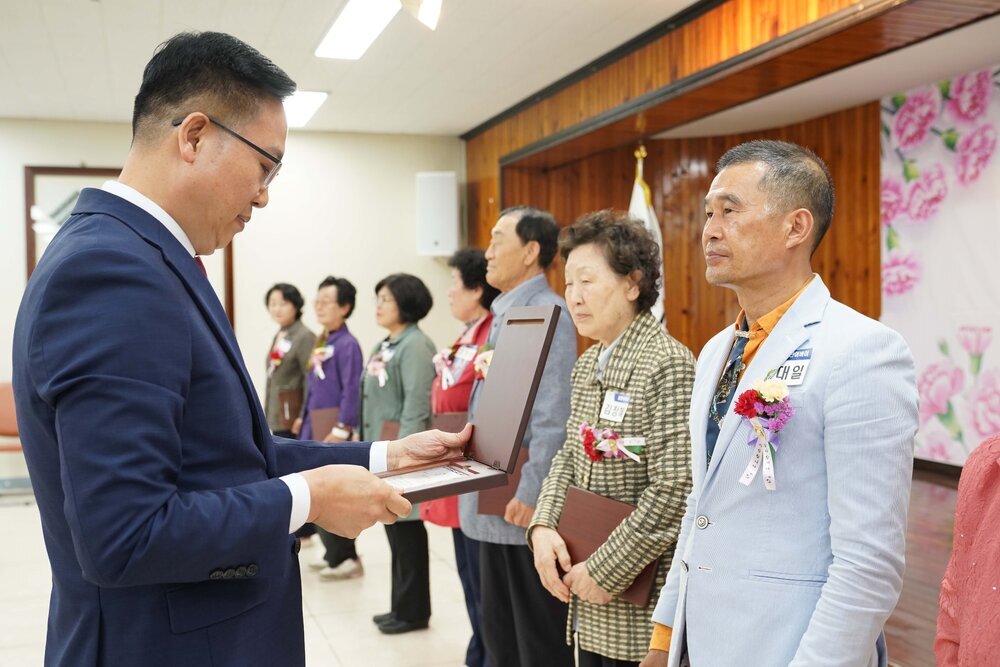 (05.08.회의실) 어버이날 기념행사-2