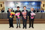 박홍률 목포시장 수상자와 기념촬영.